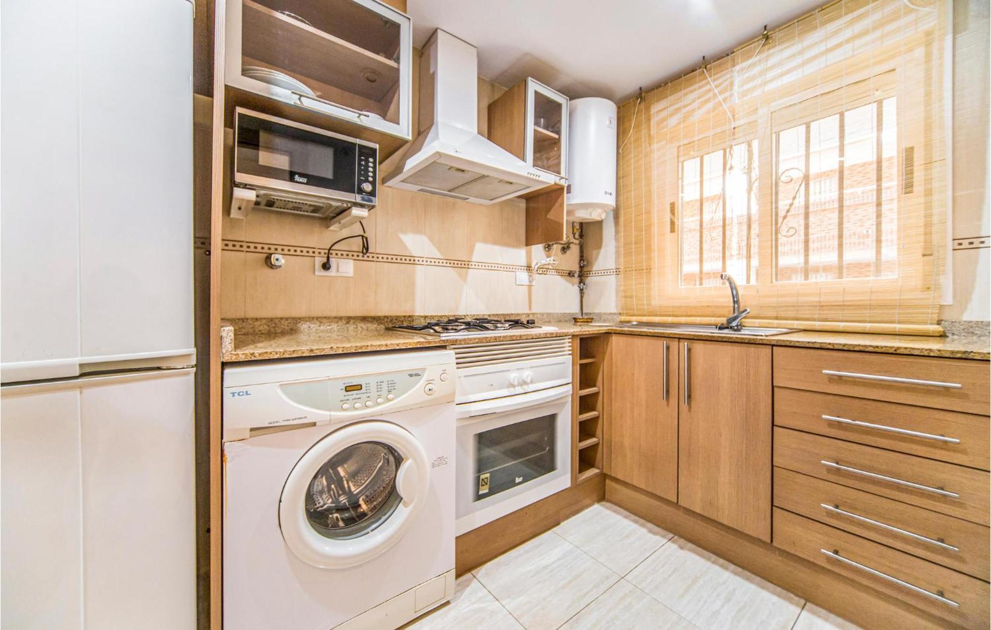 2 Bedroom Lovely Apartment In 오로페사델마르 외부 사진